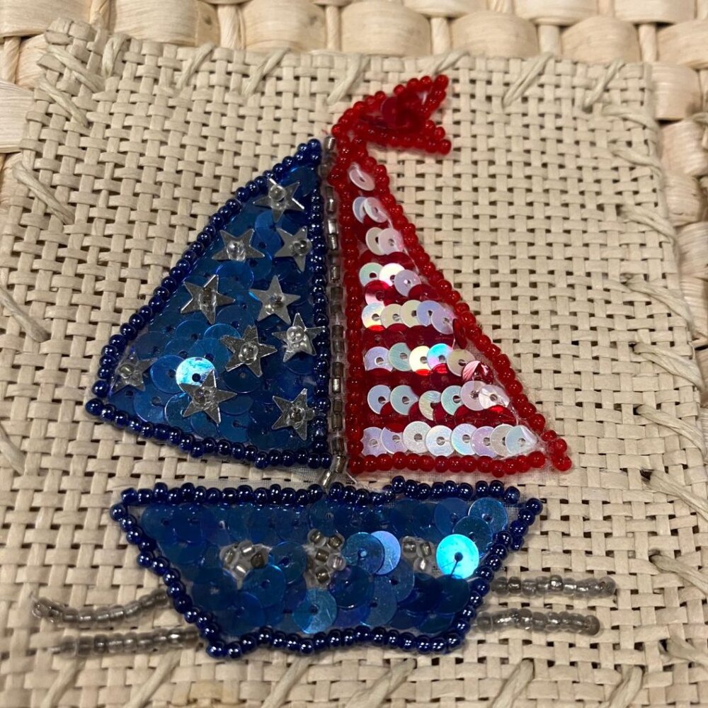 QVC Cornhusk Straw Patriotic USA Purse with Sequin Details and Leather Handles - Picture 4 of 8